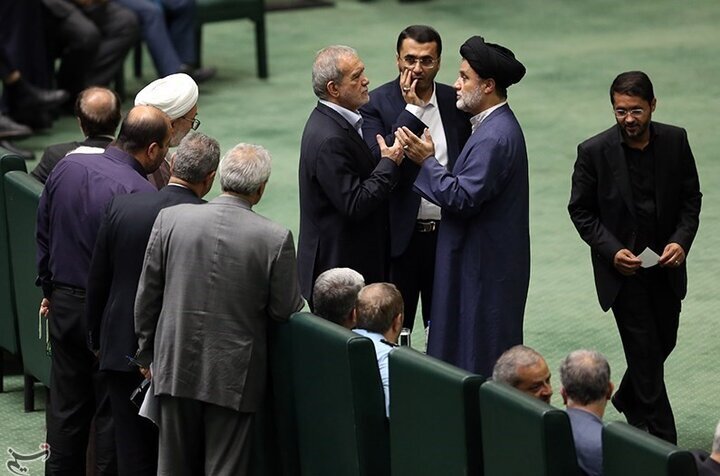 آیا مسعود پزشکیان شبیه بنیصدر است؟