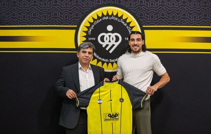 انزو کریولی، مهاجم تیم سپاهان اصفهان