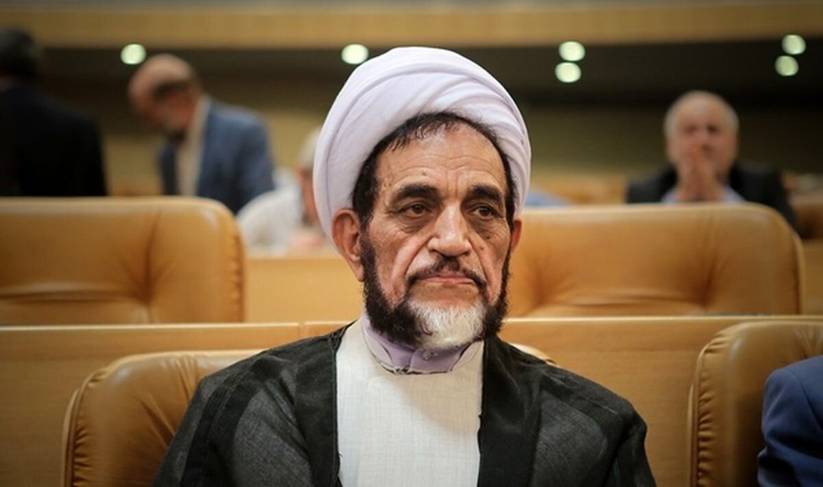 حمله و توهین به رئیس‌جمهور جامعه را به سمت آشوب می‌کشاند