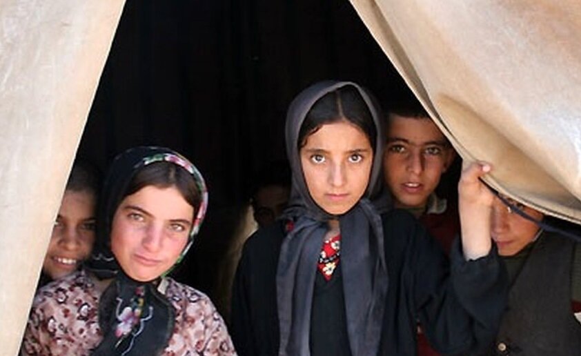 نان هم نیست و این دانش آموزان گرسنه به مدرسه می‌روند!