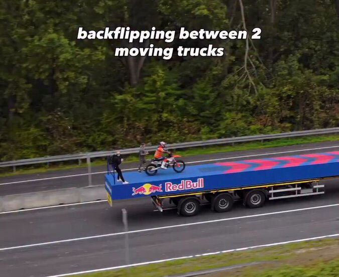 شاهکار موتورسوار آلمانی در بزرگراه را ببینید! +ویدیو