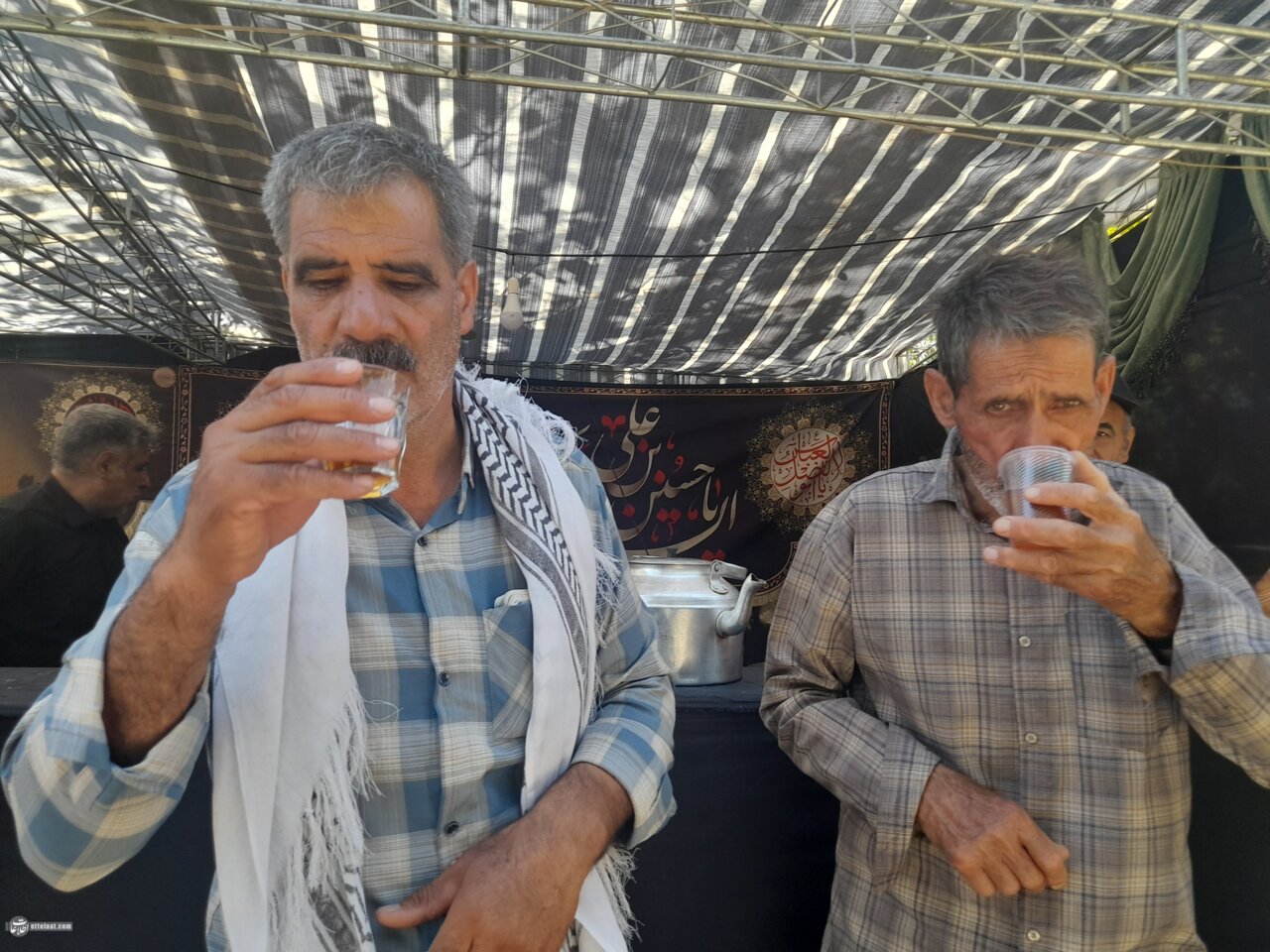 راهی پر از عشق و ایمان؛ زائران پیاده در مسیر حرم امام رضا(ع) +تصاویر