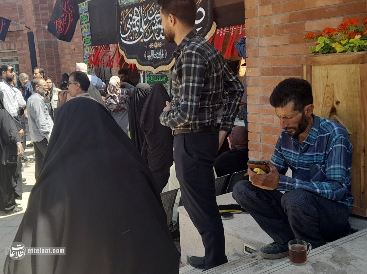 راهی پر از عشق و ایمان؛ زائران پیاده در مسیر حرم امام رضا(ع) +تصاویر