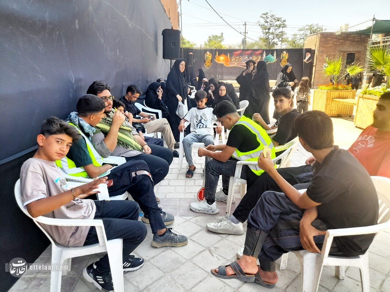 راهی پر از عشق و ایمان؛ زائران پیاده در مسیر حرم امام رضا(ع) +تصاویر