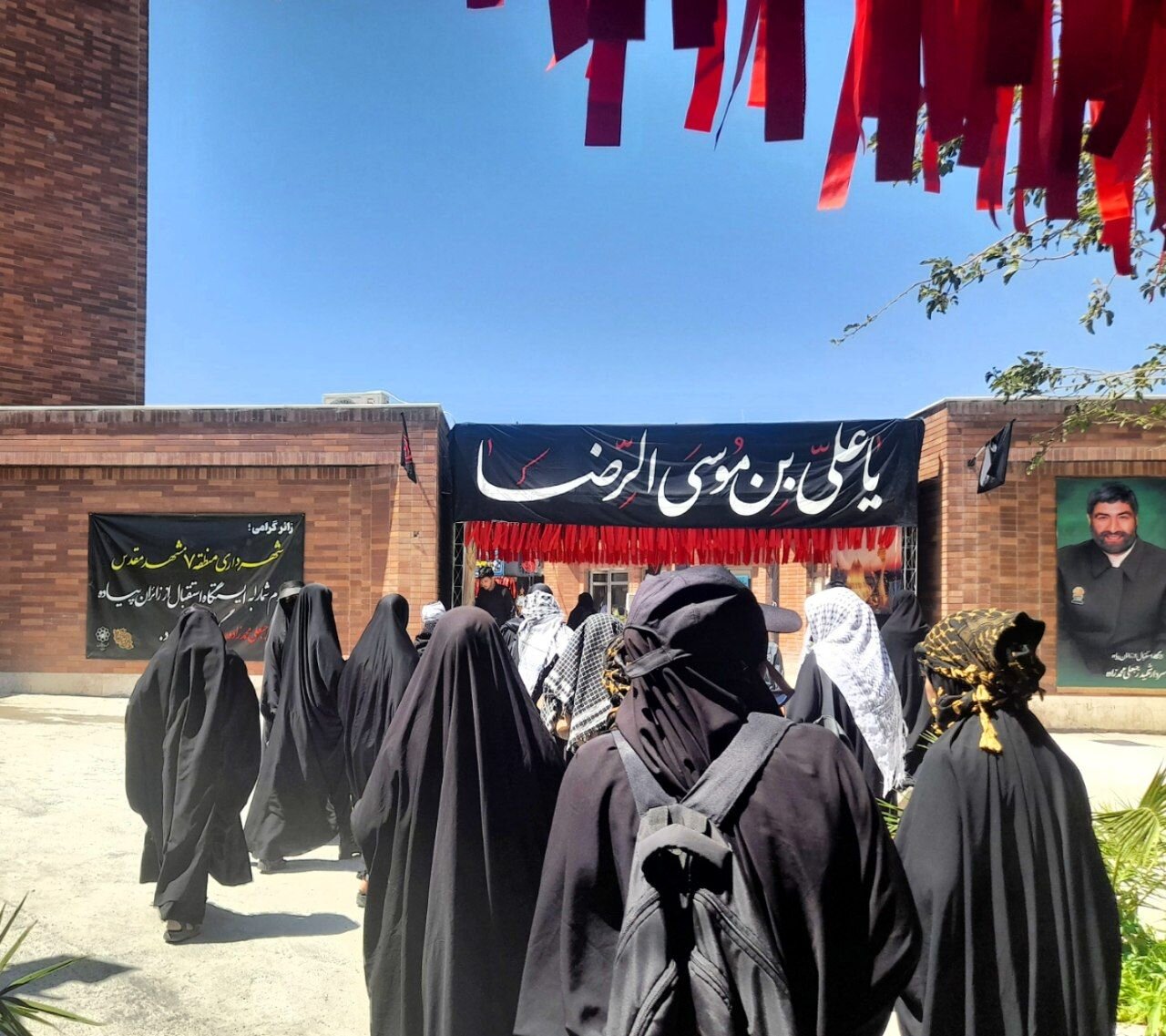 راهی پر از عشق و ایمان؛ زائران پیاده در مسیر حرم امام رضا(ع) +تصاویر