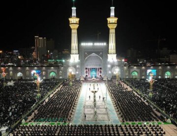 ویدیویی متفاوت از حرم مطهر رضوی در شب شهادت امام هشتم ببینید