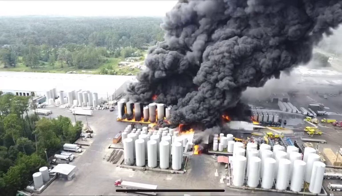 انفجار بزرگ صنایع شیمیایی آمریکا را تکان داد +ویدیو