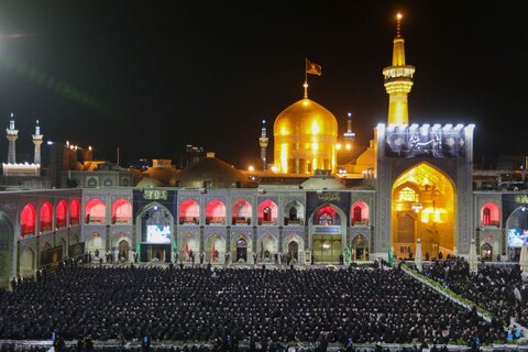 آیین شام غریبان شهادت امام رضا(ع) در حرم رضوی +ویدئو