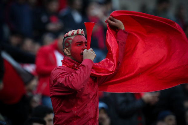 پرسپولیسیها روی سکوی ورزشگاه به جان هم افتادند!