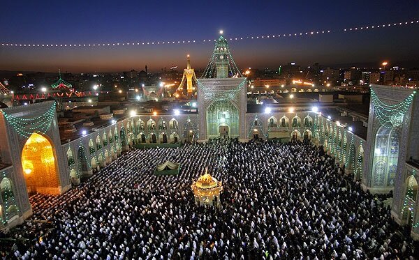 برنامه های سالروز آغاز امامت امام زمان (عج) در حرم امام رضا (ع)