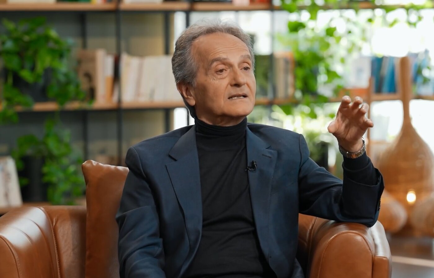 ناگفته‌های روحانی از همکاری با «بلک کتس» در تهران قبل از انقلاب تا کنسرت یانی در آمریکا و آکروپولیس یونان