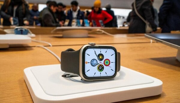 ساعت هوشمند کار دست اپل داد