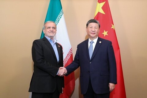 عکسی متفاوت از مسعود پزشکیان و دخترش به‌همراه کیم جونگ اون، شی و پوتین!