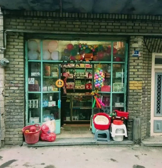 دکان‌هایی که چراغشان با انصاف روشن می‌ماند