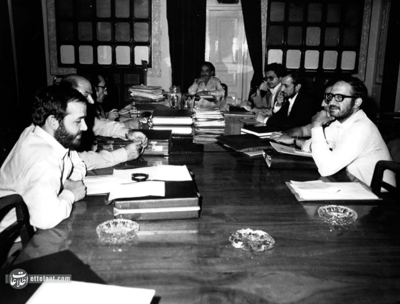 روایت متفاوت زندگی شهید رجایی؛ از دستفروشی تا نیروی هوایی +عکسهای دیدنی