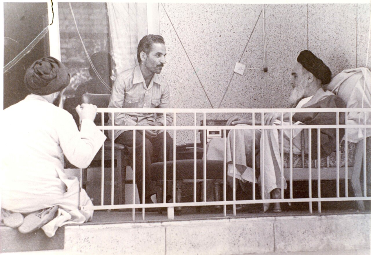 روایت متفاوت زندگی شهید رجایی؛ از دستفروشی تا نیروی هوایی +عکسهای دیدنی