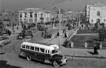 ۷۰سال قبل، وضعیت اتوبوس‌ها و ایستگاه‌های شرکت واحد تهران!