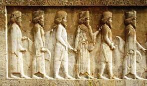 پاسخ شاهنامه وار به حملات غربی‌ها علیه ایران