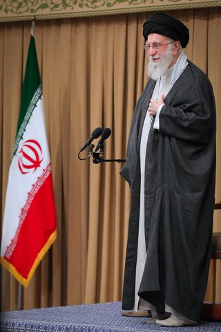 عکس ورود رهبر انقلاب به جمع هیات دولت که امروز وایرال شد