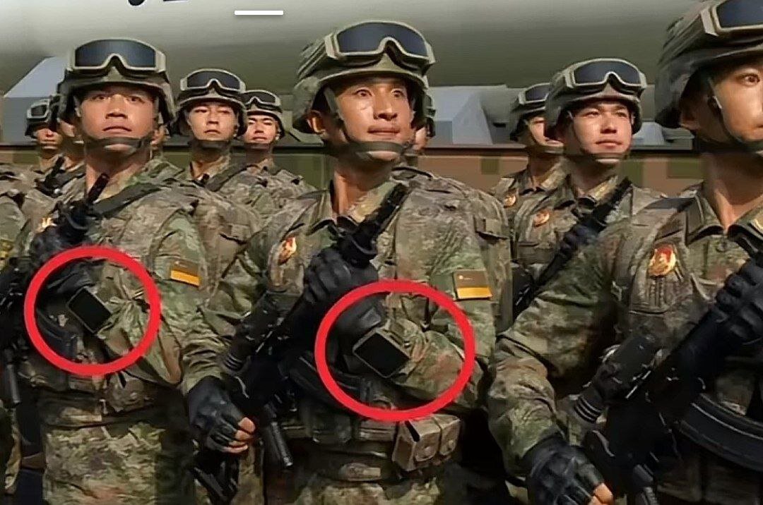 ساعت روی مچ سربازان ارتش چین خبرساز شد +عکس