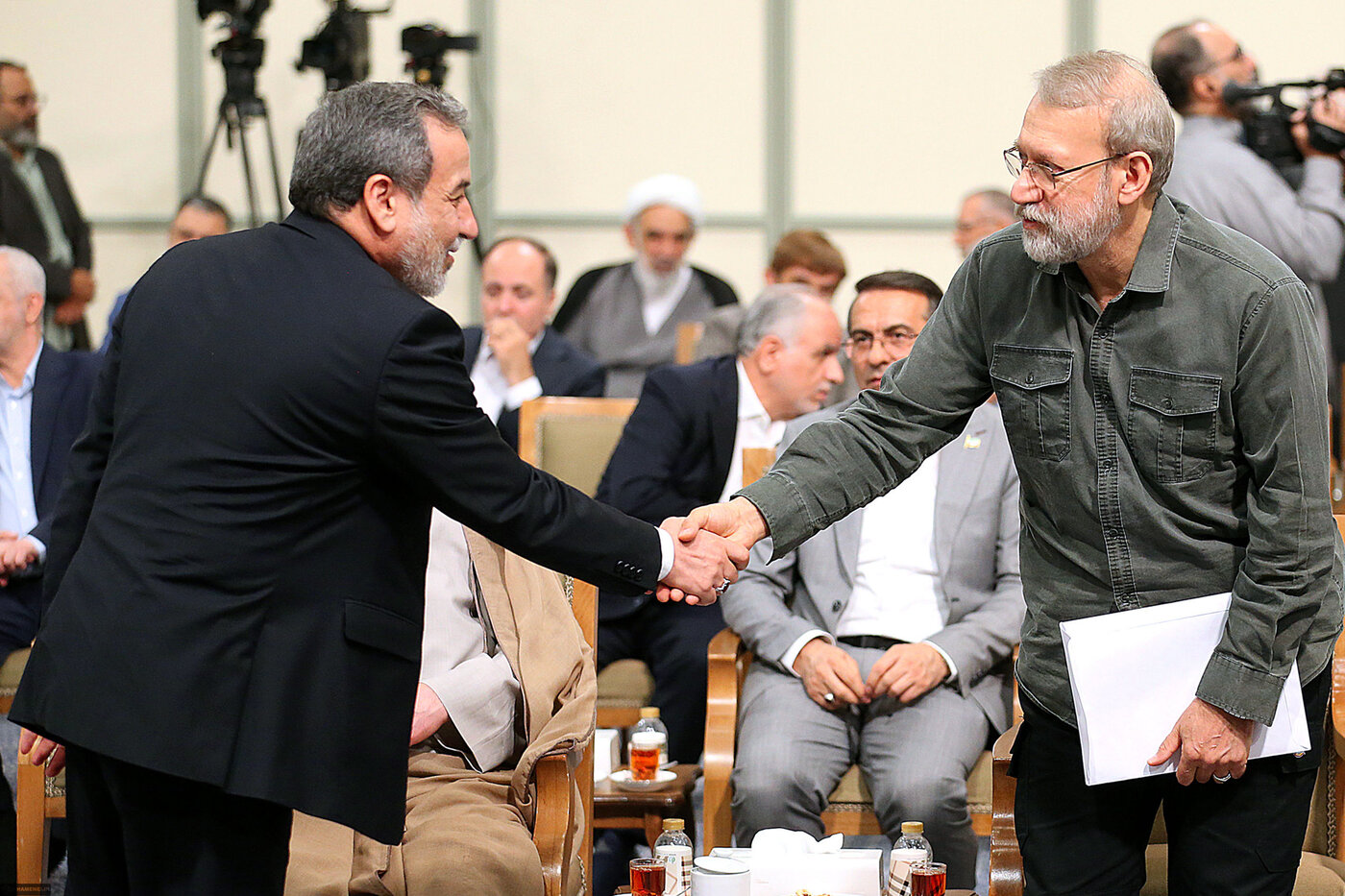 لاریجانی وارد میدان هسته‌ای شد؛ تیم سابق کنار رفت؟