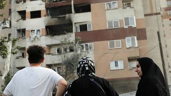 باب اسفنجی، لنگه دمپایی قرمز و ردّپای کودکی از دست رفته!