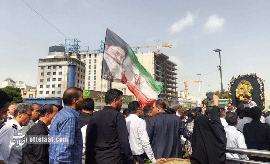 تصاویر تشییع باشکوه آتشنشان جوان مشهدی!