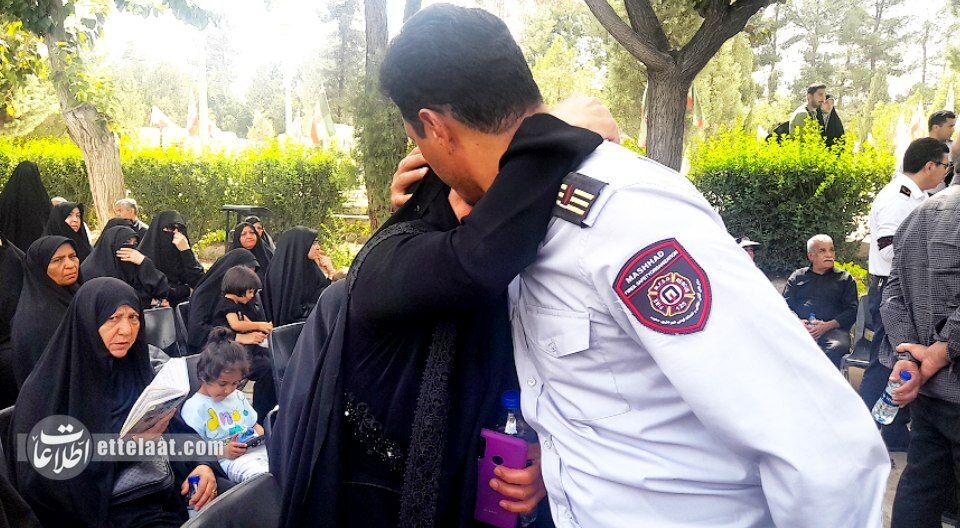 خداحافظی مردم با مشهد با یک قهرمان؛ آتش‌نشان شهید به خانه ابدی رفت +تصاویر