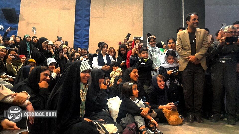 برق در جشن کتاب رفت؛ فاضل نظری شعر خواند +تصاویر