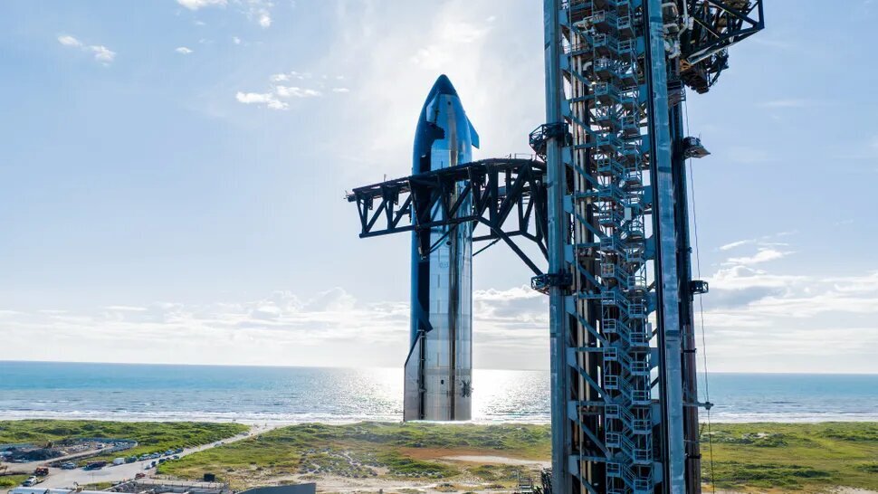 قدرتمندترین موشک جهان شبانه مهیای پرتاب شد