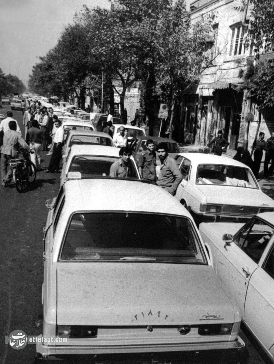 روز اول جنگ در تهران مردم چه می‌کردند؟ /صف بنزین و خاموشی‌های طولانی