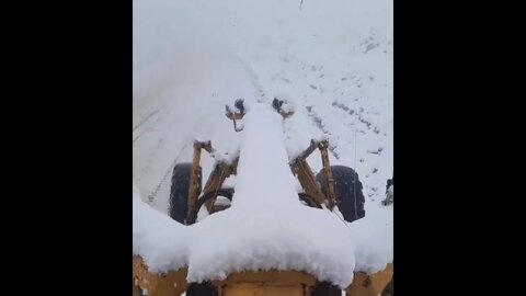 هدیه غافلگیرکننده آخرین روز تابستان به ایران؛ برف شدید! +ویدیو