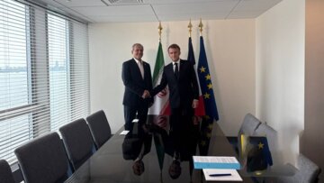 توییت پزشکیان بعد از دیدار با مکرون: راه‌حل قطعی در دسترس است