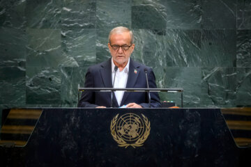 پزشکیان در سازمان ملل کدام شعر ایرانی را خواند؟ +ویدیو