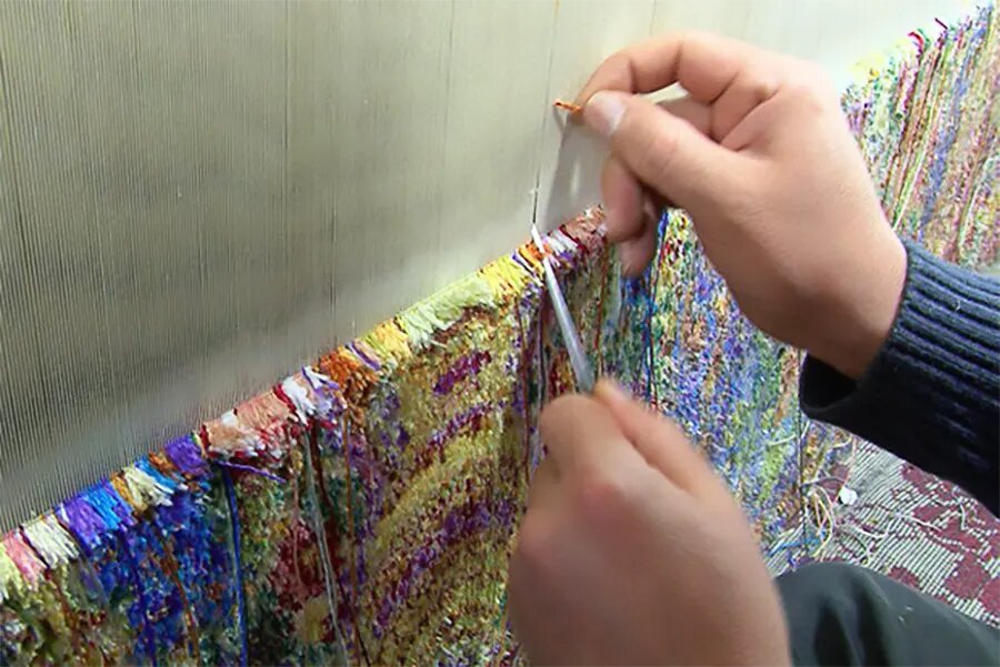 زنان هنرمند سیستانی در خشکسالی هم امیدها را گره می‌زنند