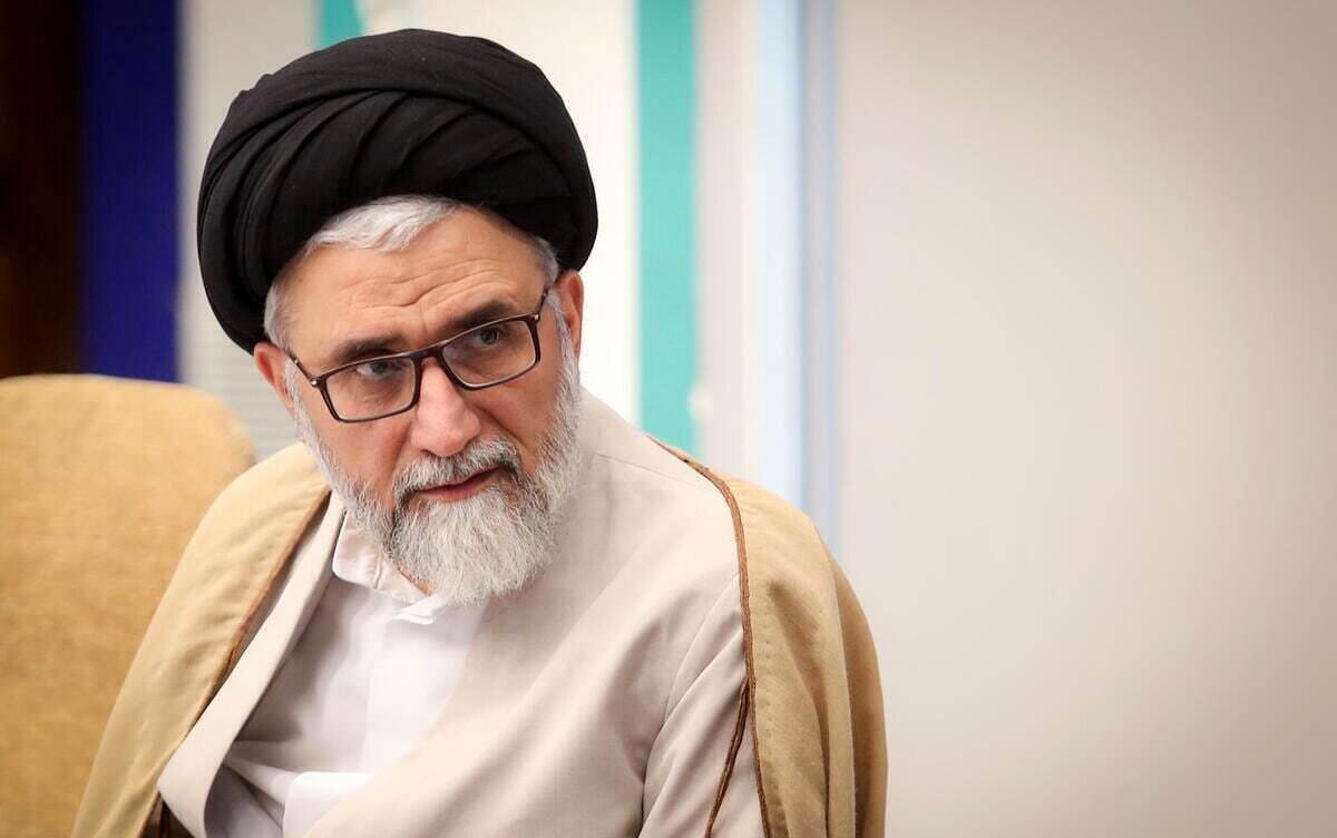 وزیر اطلاعات: آن رذل قاتل به‌جای مشکل آب ایران، کارمندان خودش را سیر کند