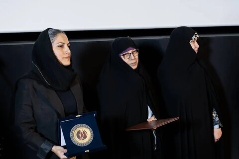 دختر رسول ملاقلی‌پور: پدرم برای آثارش زجرهای زیادی کشید/ کاش این جایزه به خودش اهدا می‌شد