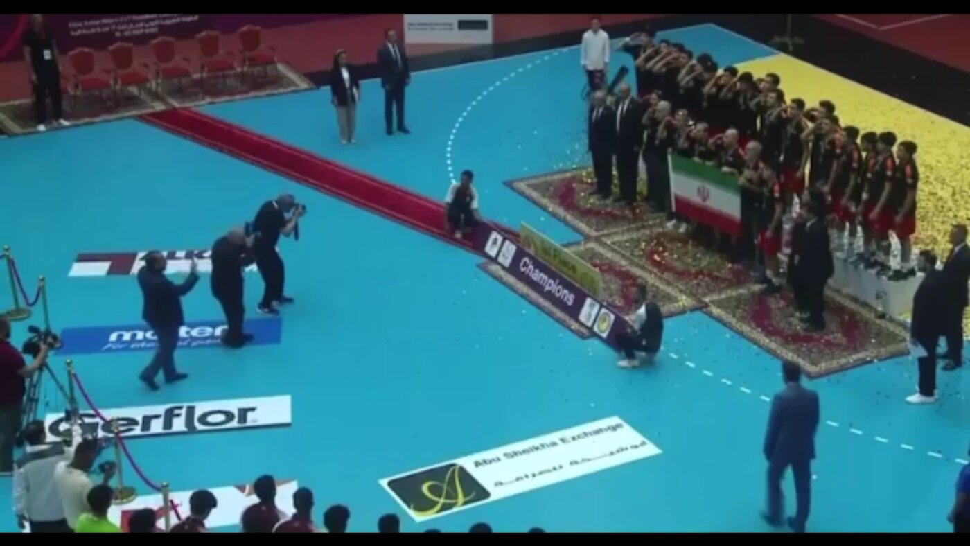 سلام نظامی هندبالیست‌های نوجوان پس از قهرمانی در آسیا +ویدیو