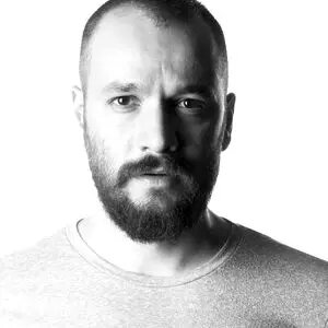 خودخواهی و سیاست‌بازی، حتی در مراسم خاکسپاری!