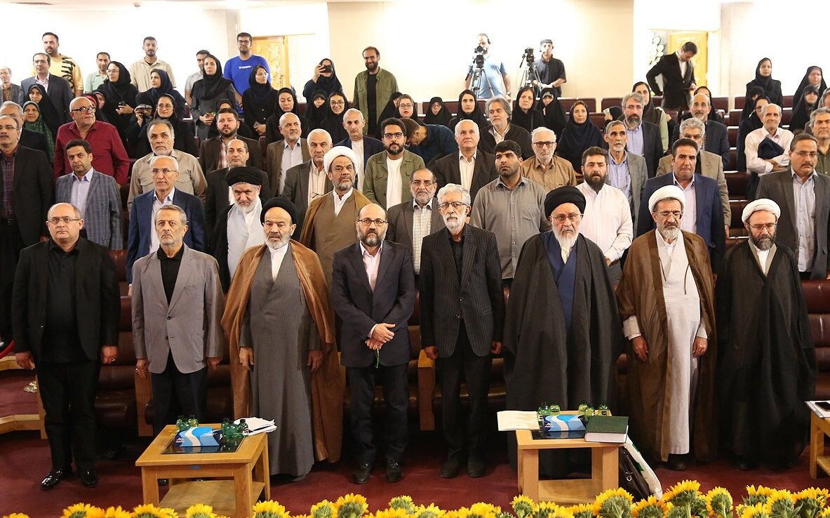 تجلیل از سه دهه دانشنامهنگاری حسن طارمیراد؛ او یکی از ۵ روحانی برجسته کشور است