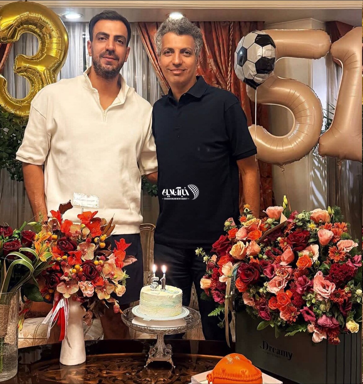 جشن تولد گزارشگر محبوب فوتبال ایران در کنار برادرش +عکس