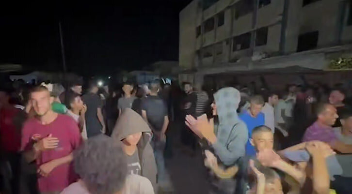 جشن و پایکوبی مردم غزه پس از موافقت حماس با طرح ترامپ +ویدیو