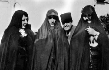 عکس تاریخی از یک مدرسه دخترانه تهران در سال ۱۳۱۰