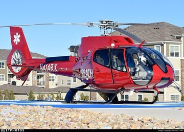 لحظه افتادن بالگرد امداد کف بزرگراه شلوغ در کالیفرنیا +ویدیو