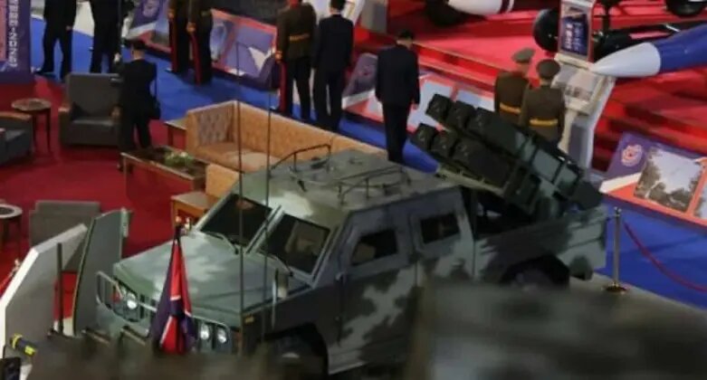 کرهشمالی از پرتابگر موشکی و خمپارهانداز جدیدش رونمایی کرد! +عکس