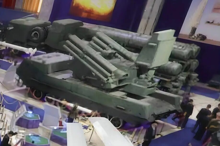 کرهشمالی از پرتابگر موشکی و خمپارهانداز جدیدش رونمایی کرد! +عکس