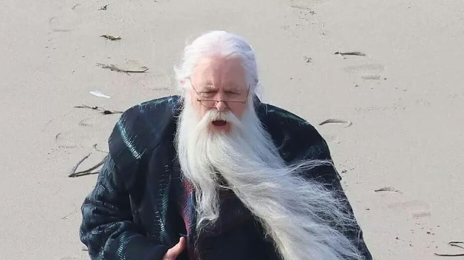 هواداران هری پاتر سورپرایز شدند؛ دامبلدور ردای جادوگری پوشید +تصاویر