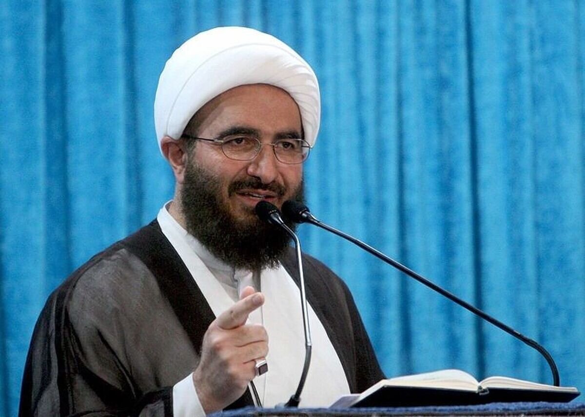 آقای حاج علی اکبری! فقط شما حرف بزنید، بقیه زبان‌شان را ببندند؟