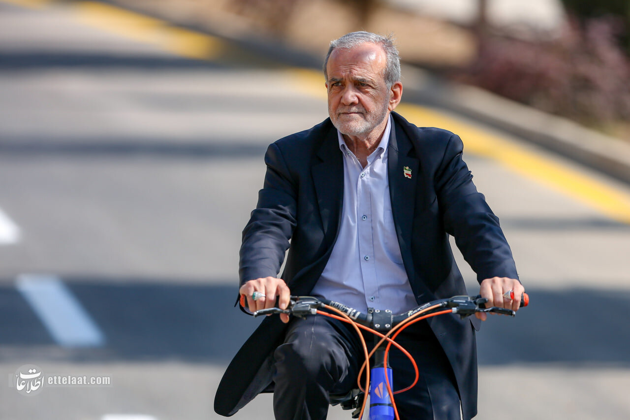 رئیس‌جمهور پا به رکاب شد/ آمادگی جسمانی پزشکیان را ببینید