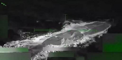 لحظه اصابت موشک‎های امریکایی به زیردریایی! +ویدیو